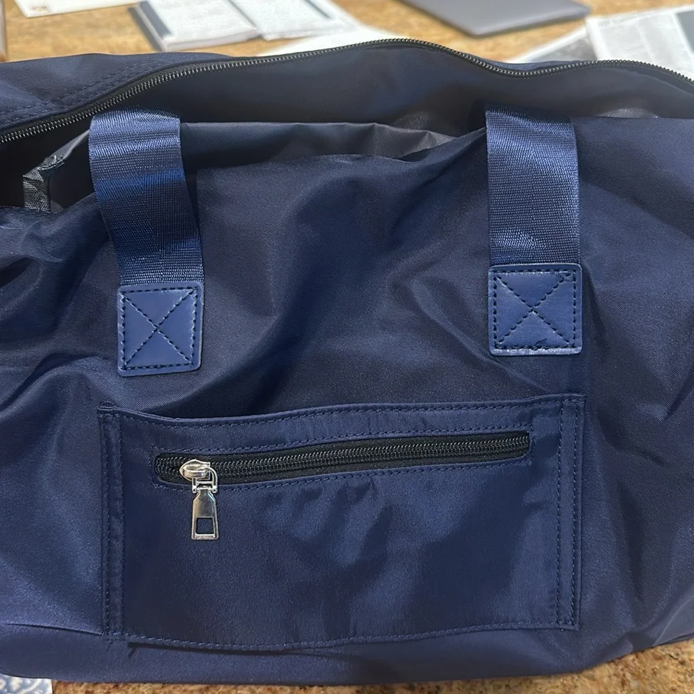 NEW🏈TENNESSEE TITANS NAVY BLUE GYM BAG/ DUFFEL WITH LOGO AND SHOULDER STRAP